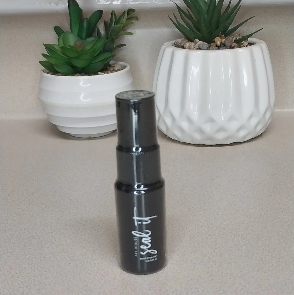 NEW ACE BEAUTE ' seal it setting spray